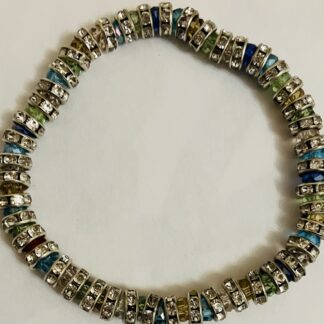 Braccialetto con perline multicolore e argentato
