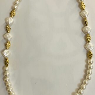 Collana artigianale con perline miste color panna e dorate